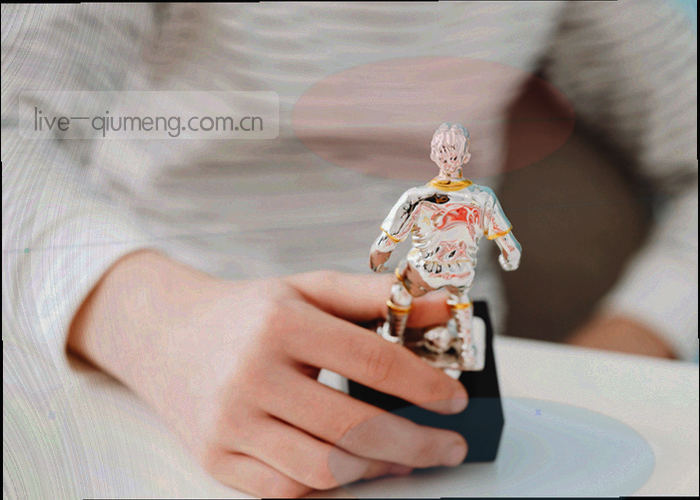 多来源数据汇聚到 QMH 服务器的象征图